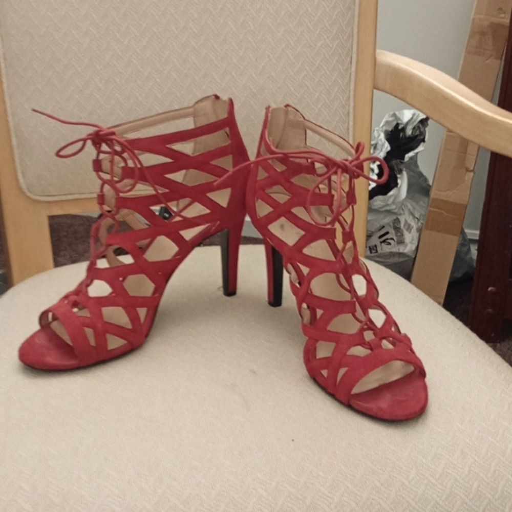 Nine West 9 / 1/2 medium spiked heels. Raspberry red good condition. Are these S